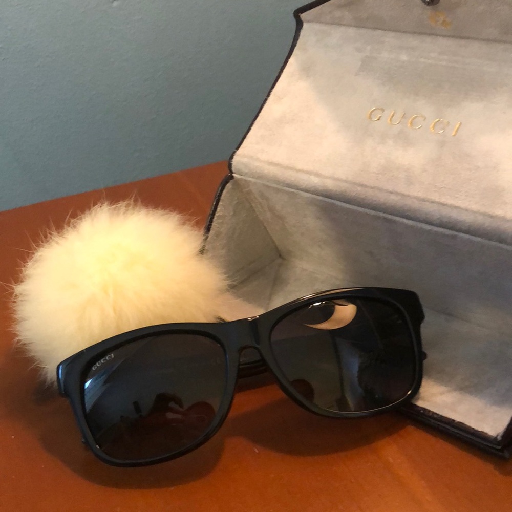 Authentic Gucci Sunglasses with box 🕶